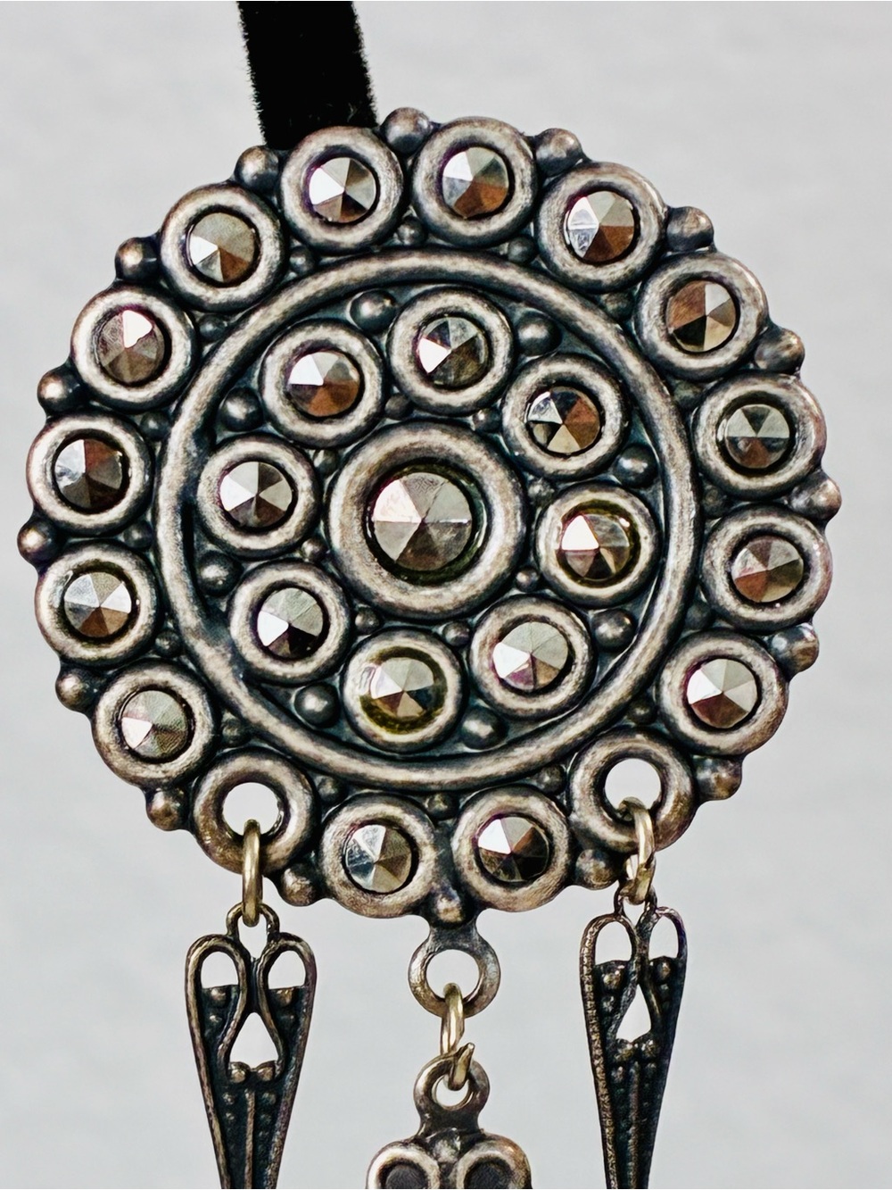 Antique Silver-Tone Art Deco Revival Dark Swarovski Dangle Clip Earrings 90s EUC - Picture 6 of 12